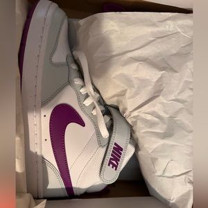 Nike Air ForOne- high top kids size 3.5